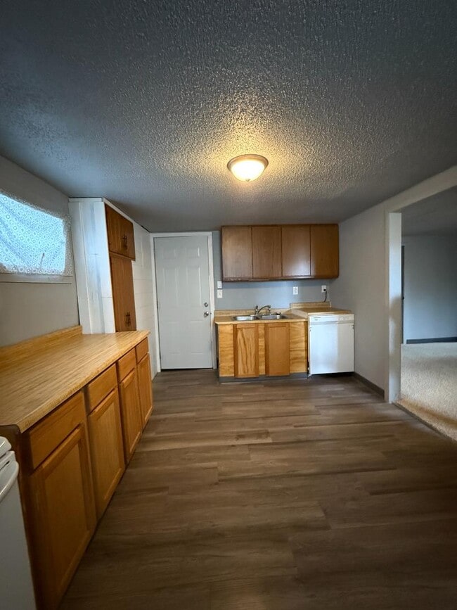 Building Photo - 718 Box Elder Rd W - Unit 3
