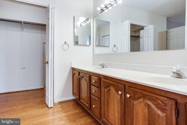 Building Photo - 1494 Hampton Hill Cir
