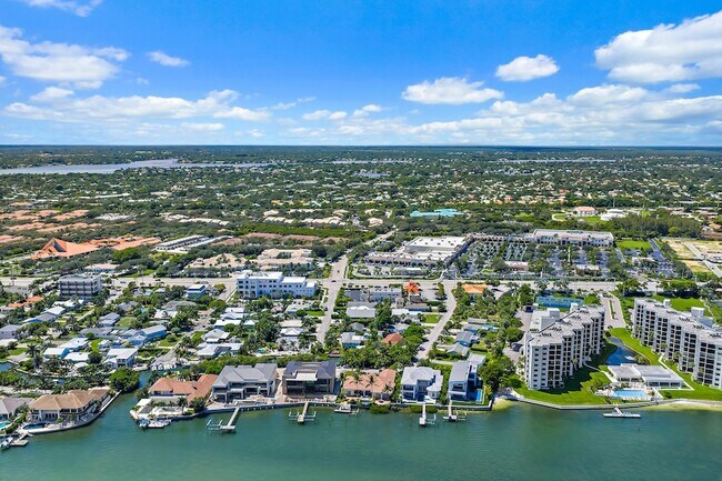 Building Photo - 3463 Canal Ct