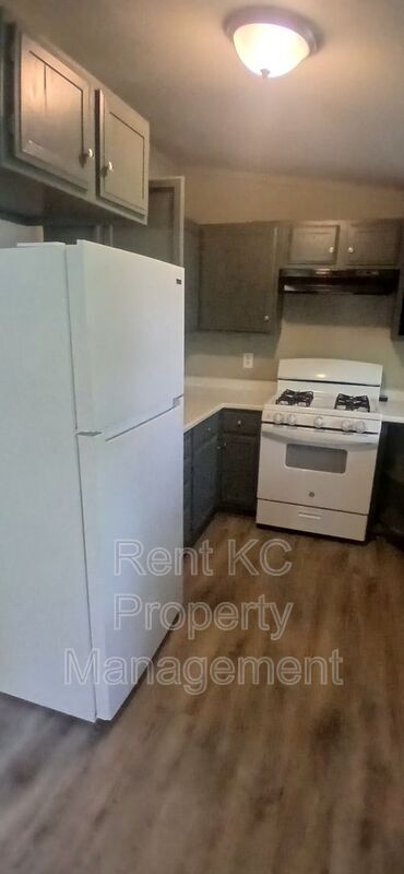 Building Photo - 412 N Cochise Dr