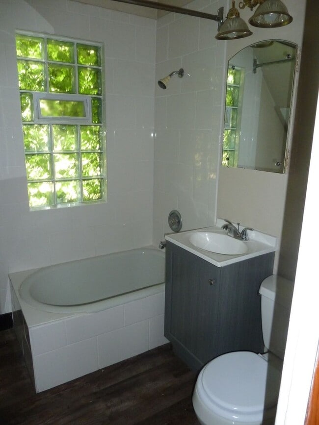 Building Photo - 2359 S KK Ave