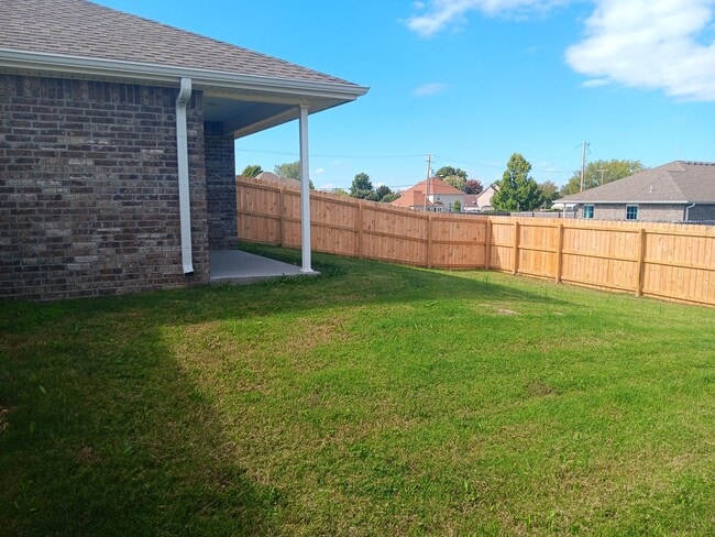 Building Photo - Cozy New 3 Bedroom Townhome in Carl Junction!
