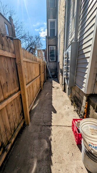 Fenced Backyard - 1515 W Westmoreland St