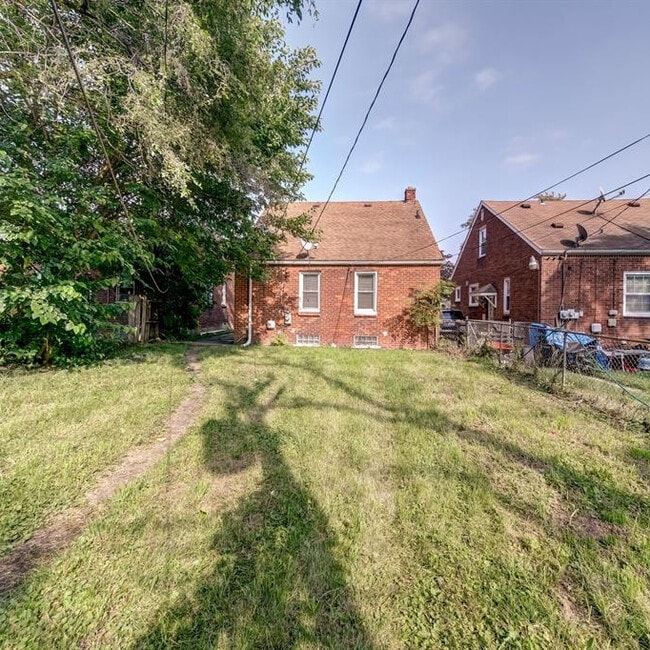 Building Photo - 16559 Murray Hill St