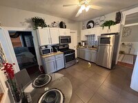 Building Photo - 40 Arbutus St