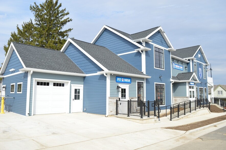 Building Photo - 100 S Washington St