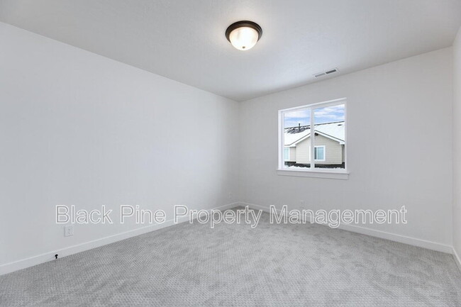 Building Photo - 11021 W Clematis St