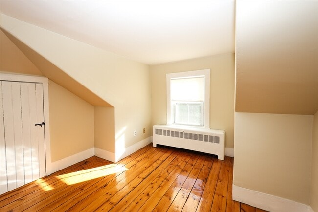 Building Photo - 354 Pond St