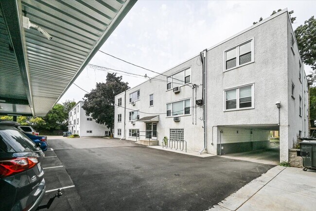 Building Photo - 401 Ridgewood Ave