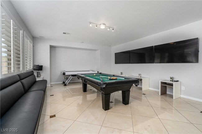 Building Photo - 10725 Bernini Dr