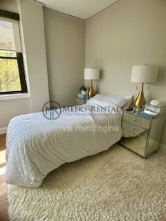 Building Photo - 1108 Kanawha Blvd E