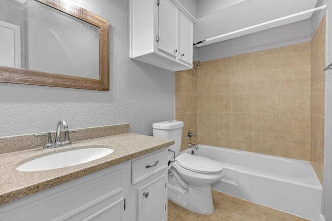 Building Photo - 521 Spring Dr