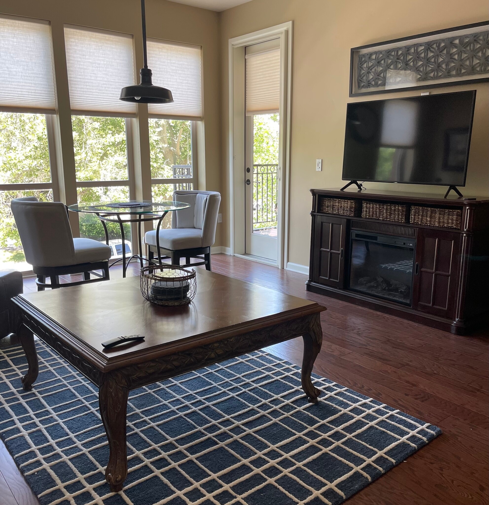 Great Room with Smart TV & Dining Area & Downtown View - 323 W Jefferson St