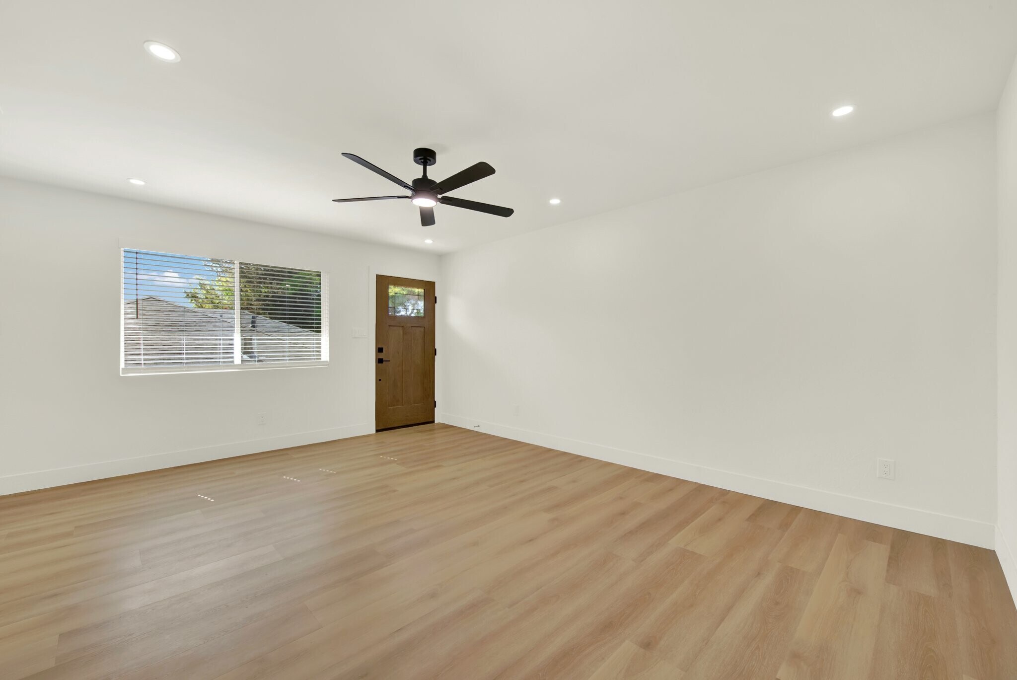 Building Photo - 620 Military E