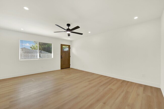 Building Photo - 620 Military E