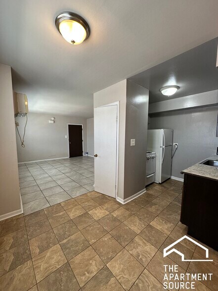 Building Photo - 3820 25th Ave