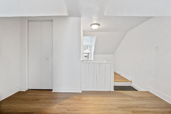 Building Photo - Updated 2 Bed 1 Bath Home With a Loft in Bloomfield - Available NOW!