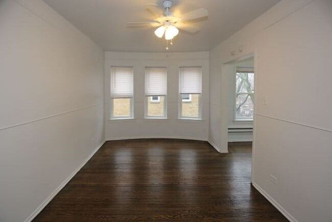 Interior Photo - 4501-4515 N Malden St