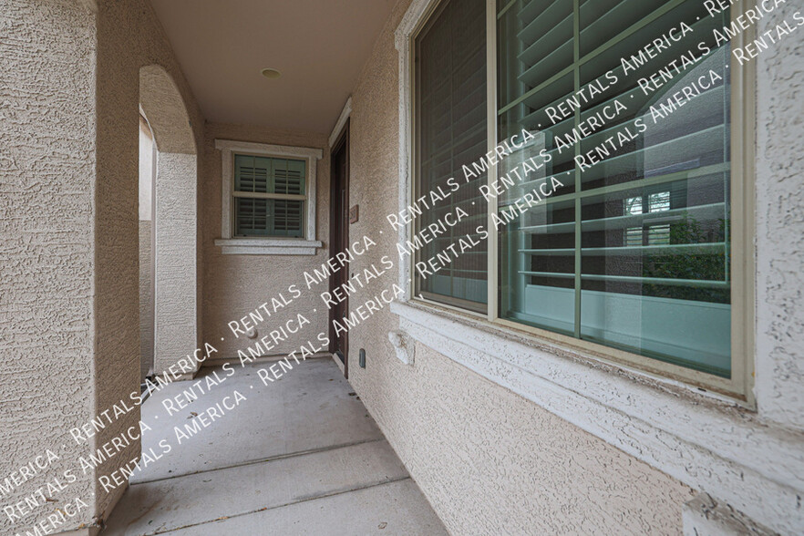 Building Photo - 2810 N 73rd Dr