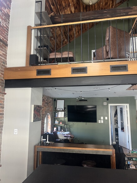 Building Photo - 51 W Blenkner St