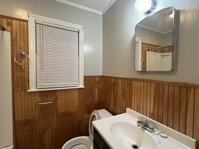 Building Photo - 1171 Sparkle Ave