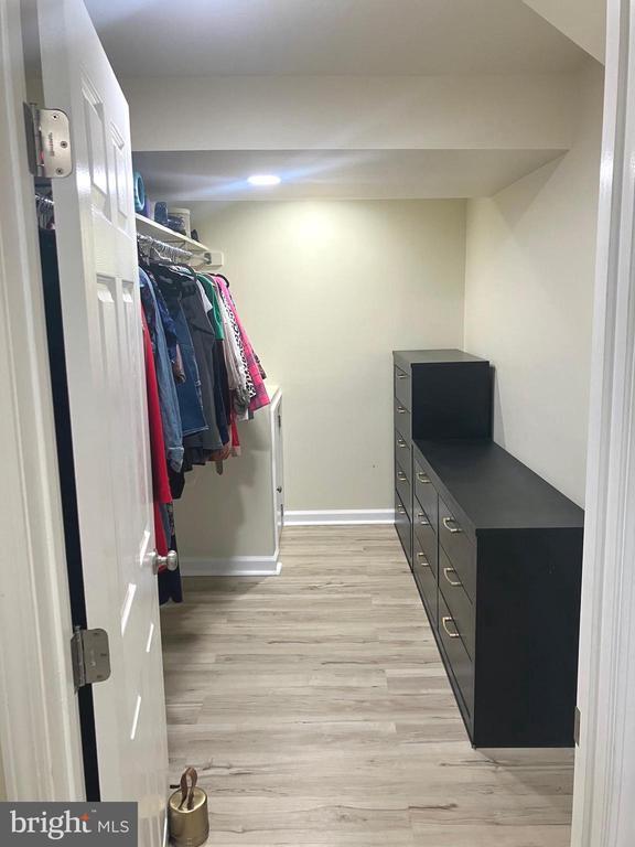 Building Photo - 626 S Irving St