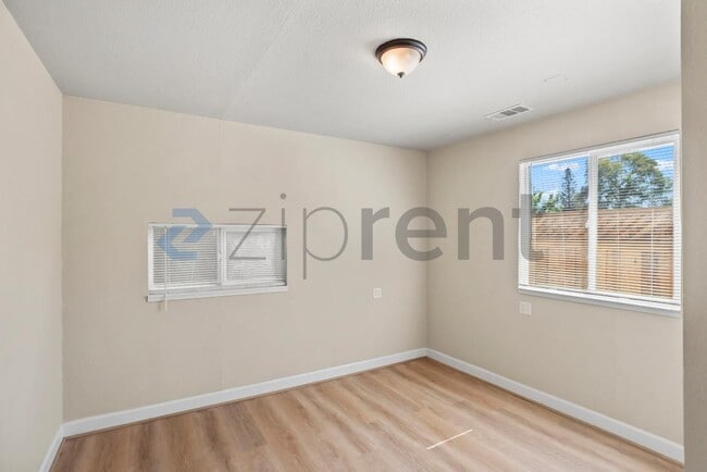 Building Photo - 1765 Landana Dr