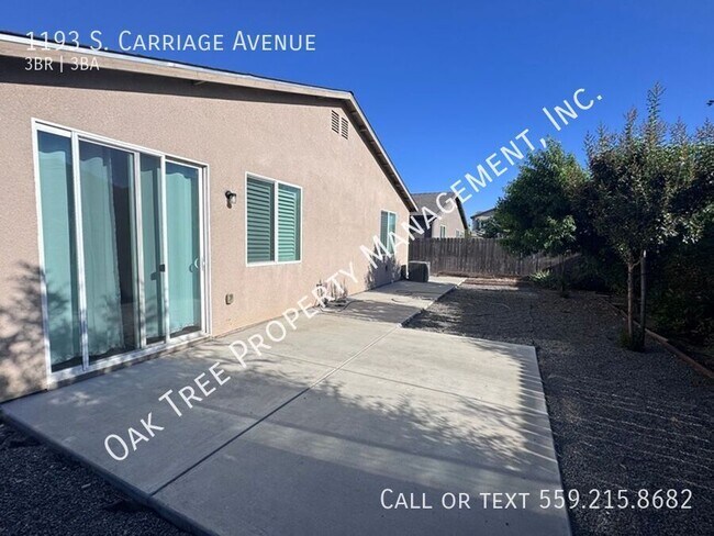 Building Photo - 1193 S Carriage Ave