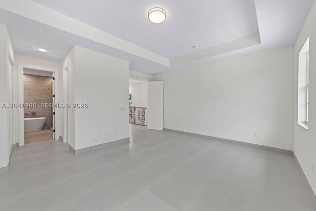 Building Photo - 3040 SW 44th St