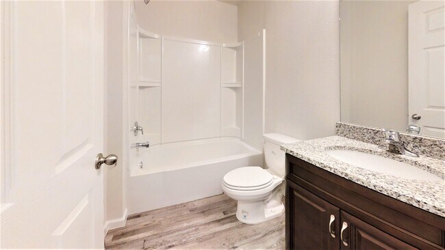 Building Photo - Stunning 2BR/2BA Duplex for Rent in Palm C...