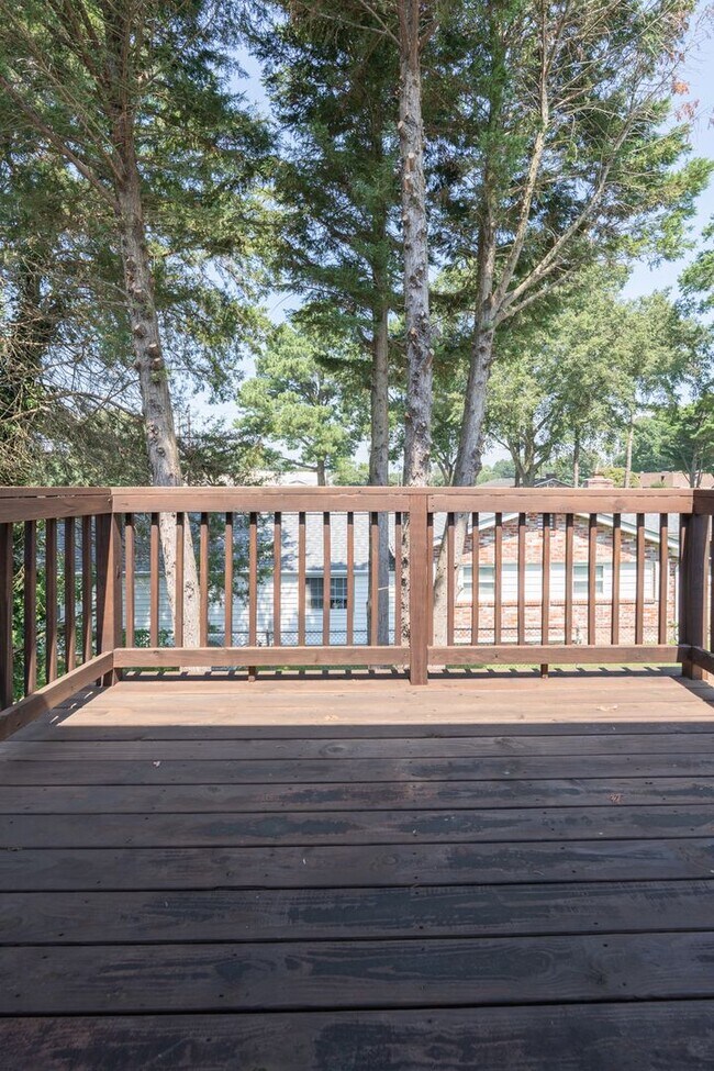 Building Photo - 5518 Gates Landing Rd