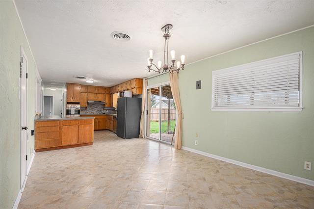 Building Photo - 5924 Walraven Cir