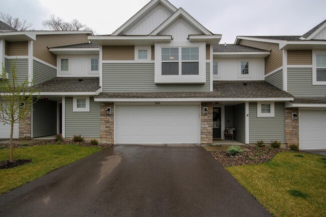 Building Photo - 5888 Royalton Rd NE