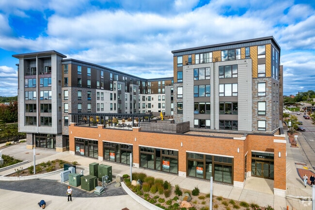 Primary Photo - Haymarket Landing Apartments