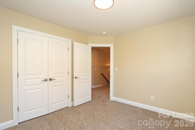 Building Photo - 10122 Victoria Blake Dr