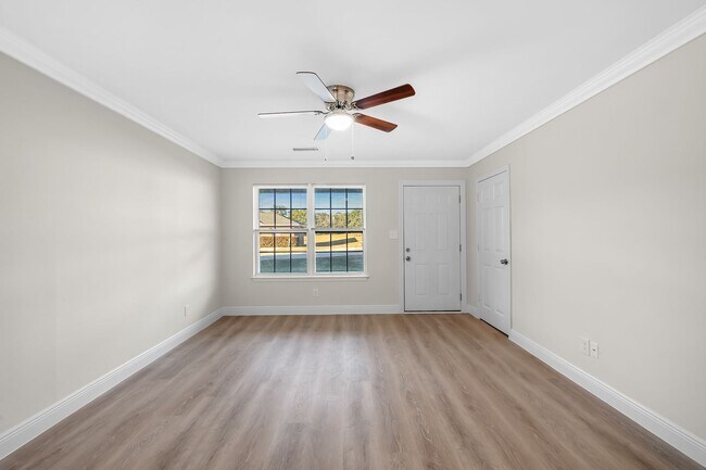 Building Photo - 22611 Mattingly St
