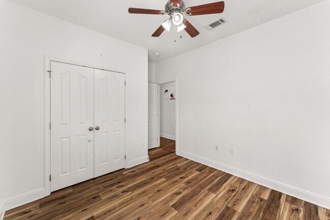 Building Photo - 486 Fanny Ann Way