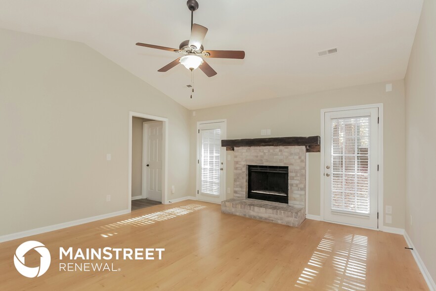 Building Photo - 707 Southland Rd