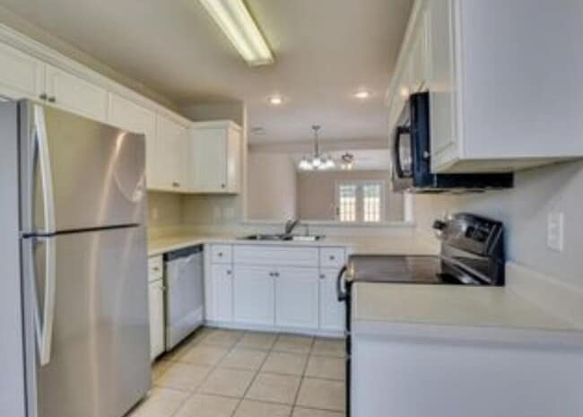 Building Photo - 1133 Bison Way