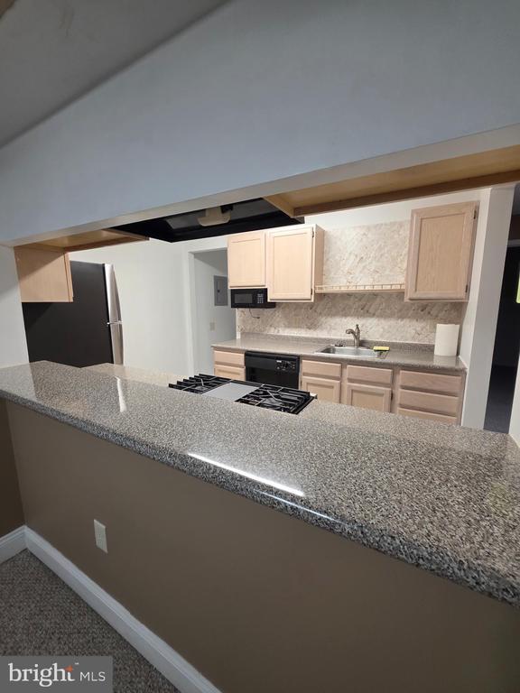 Building Photo - 2809 Waters Edge Dr