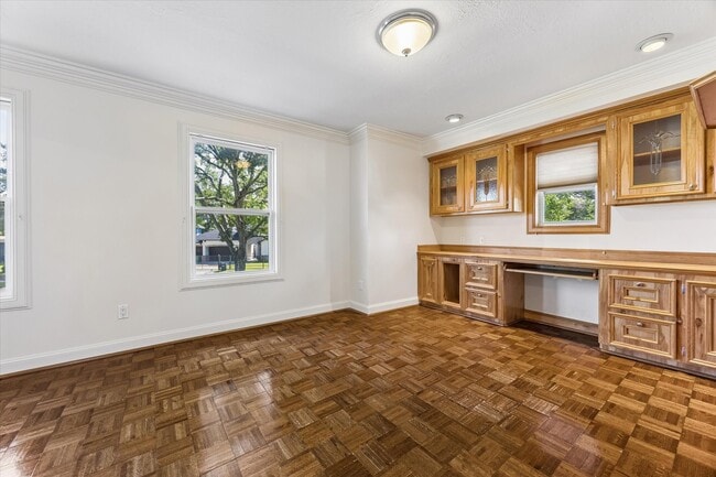 Building Photo - 3232 Parkwood Dr