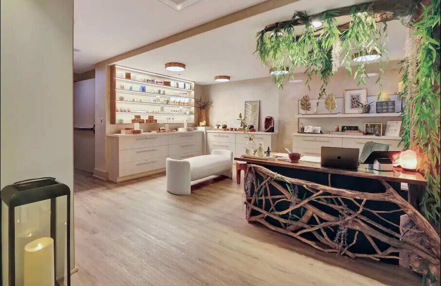 Building Photo - 1395 Brickell Ave