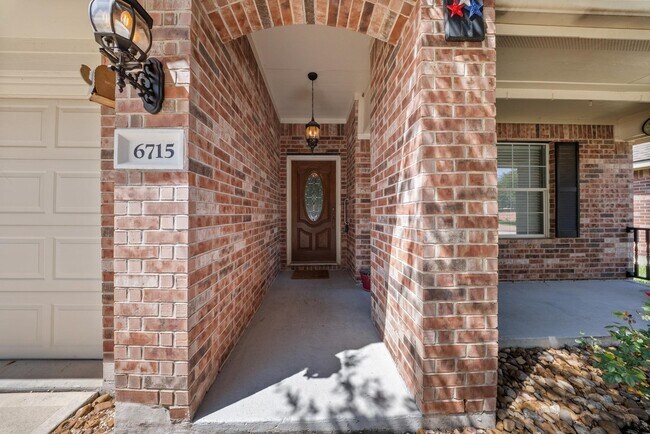 Building Photo - 6715 Rockwall Trail Dr