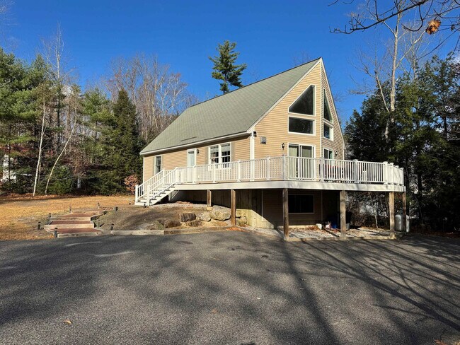 Building Photo - 291 Ash St