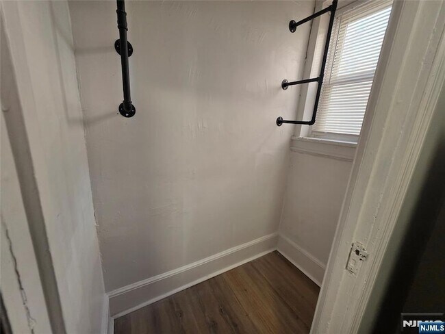 Building Photo - 367 Sanford Ave