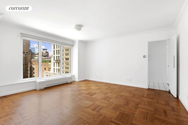 Building Photo - 200 Central Park S