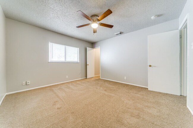 Building Photo - 3-BEDROOM IN HUNTERS CHASE, NORTHSIDE ISD