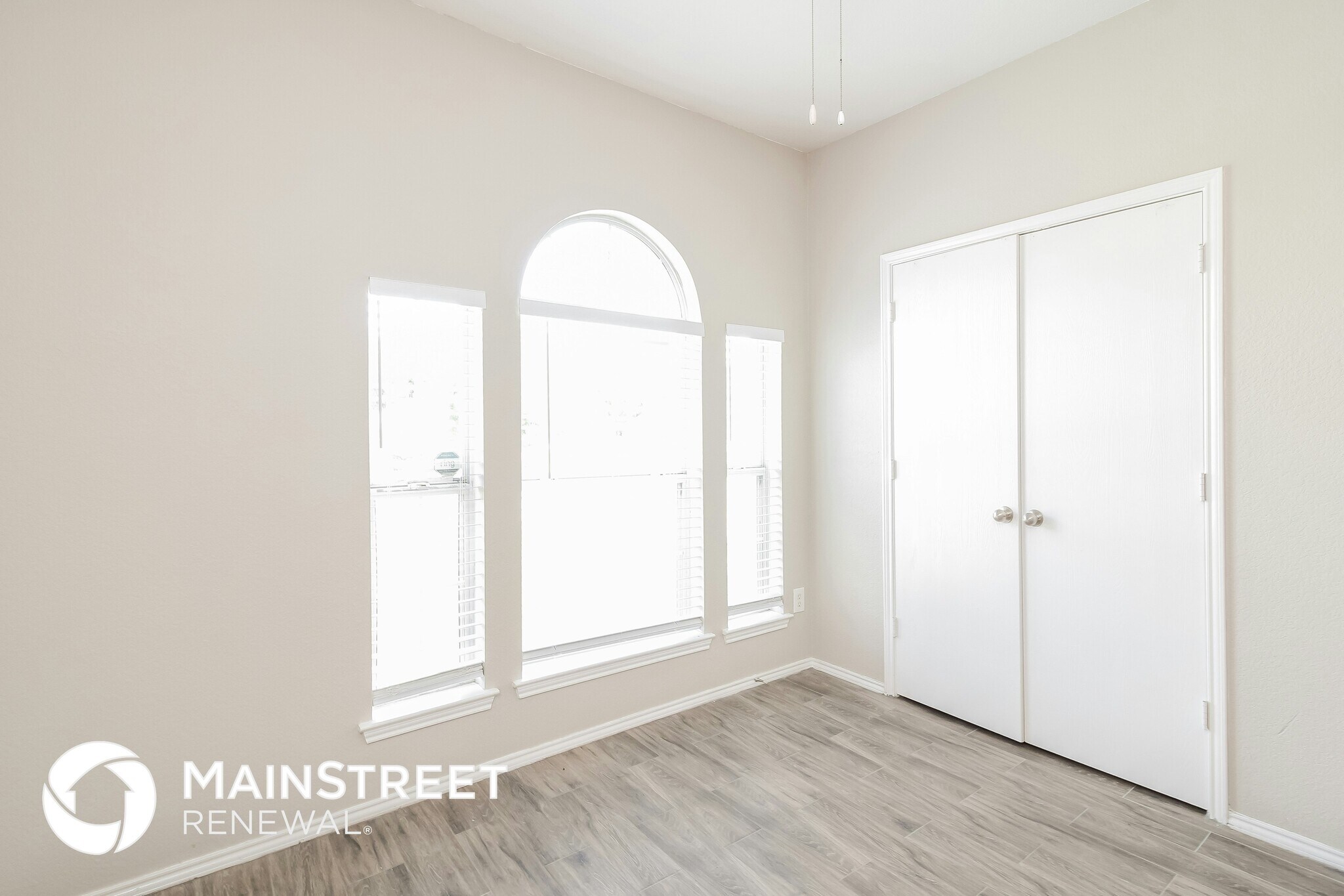 Building Photo - 405 Harvard Dr