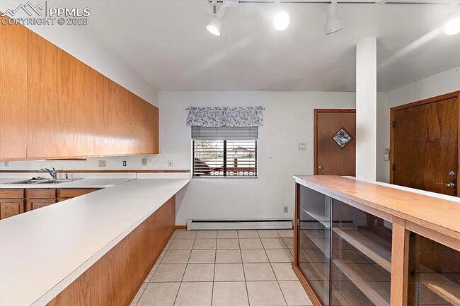 Building Photo - 497 South Avenida Del Oro E