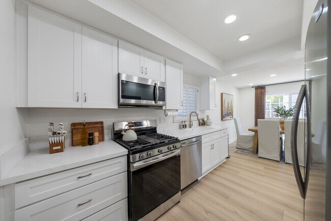 Building Photo - 2636 Vista Del Oro